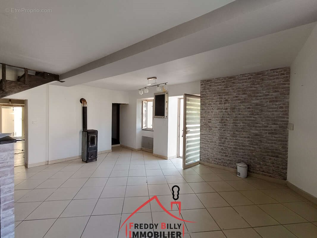 Maison à vendre, 51m², Genneton