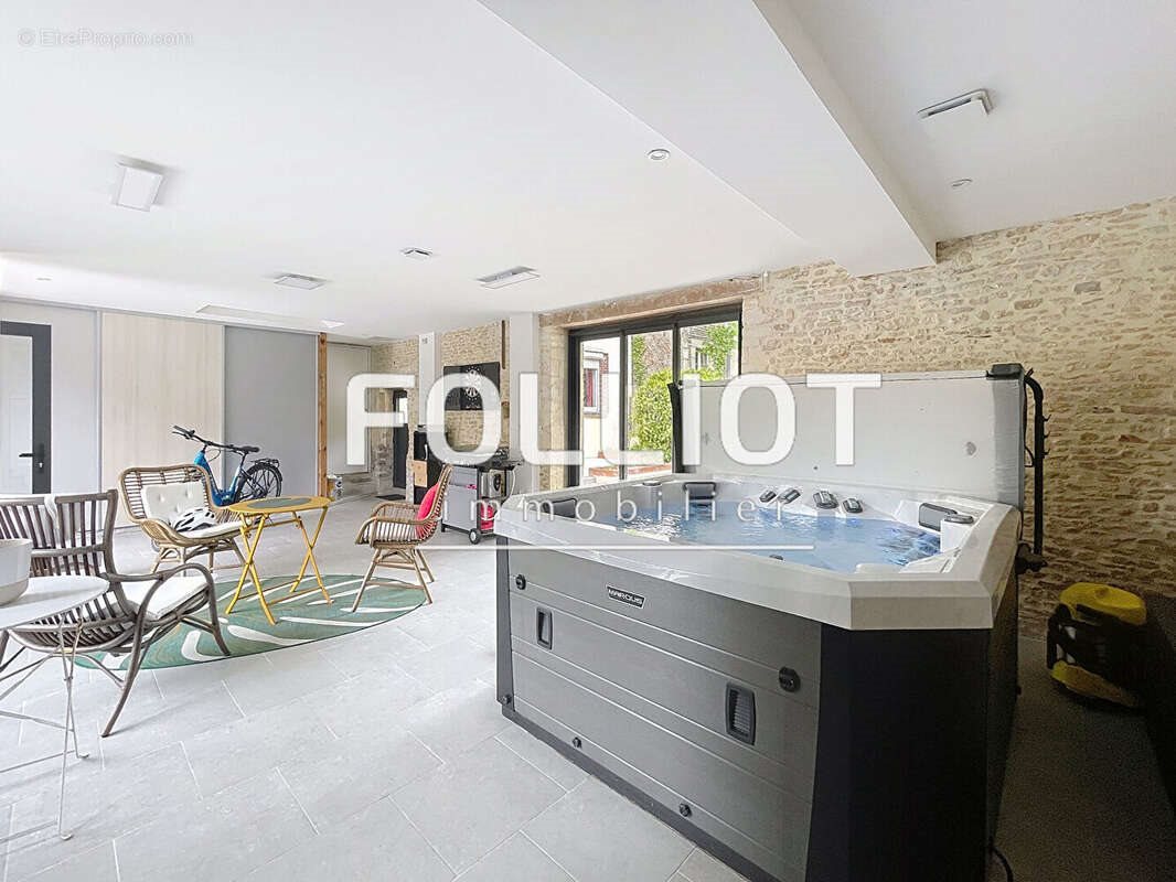 Maison à vendre, 215m², Argences