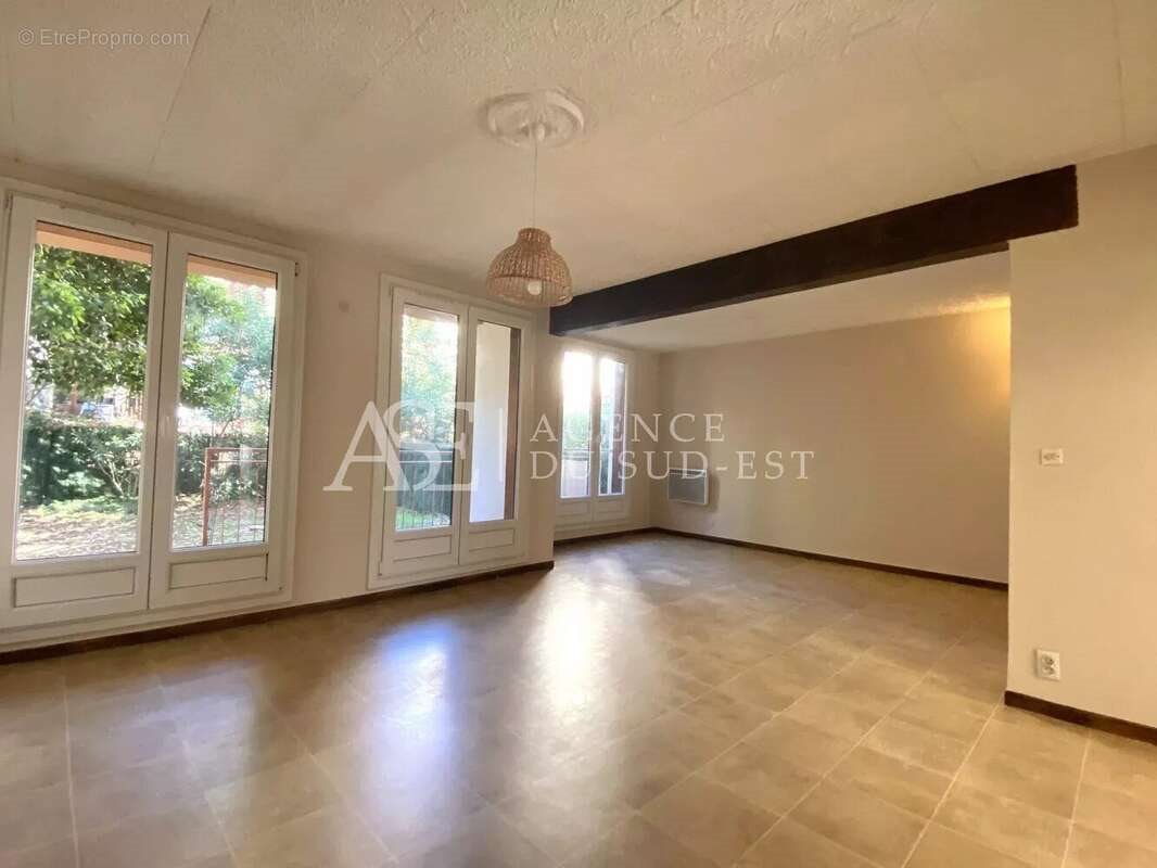 Appartement à vendre, 75m², Arles