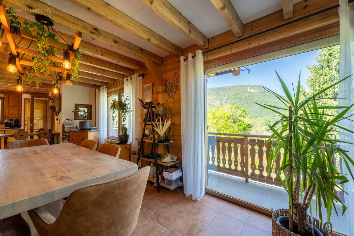 Maison à vendre, 210m², Faverges