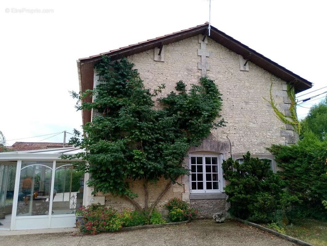 Maison à vendre, 202m², Barbezieux-Saint-Hilaire
