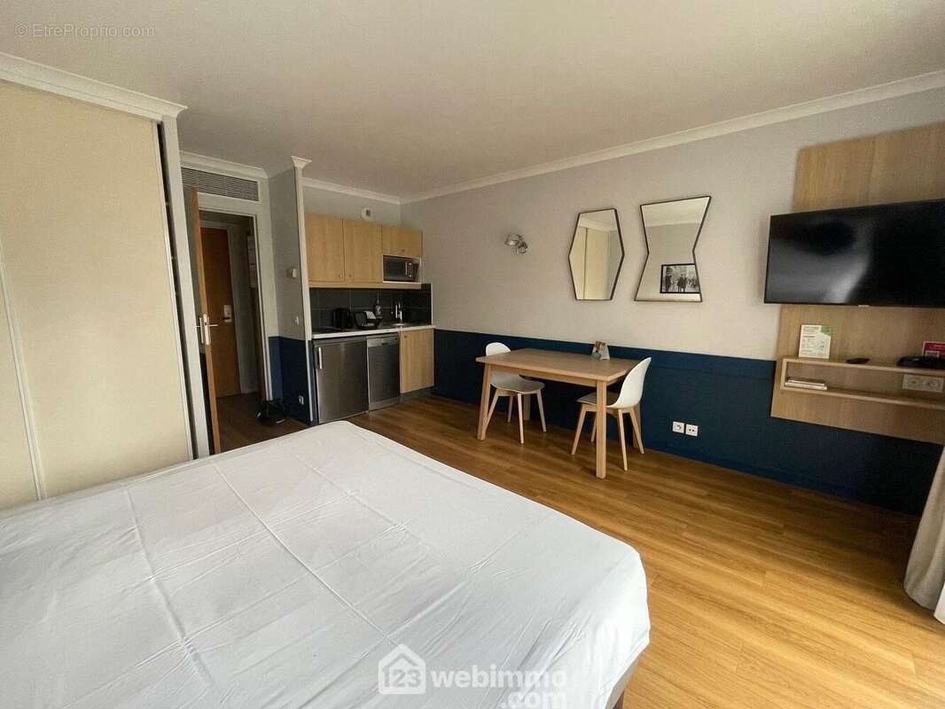 Appartement à vendre, 26m², Courbevoie