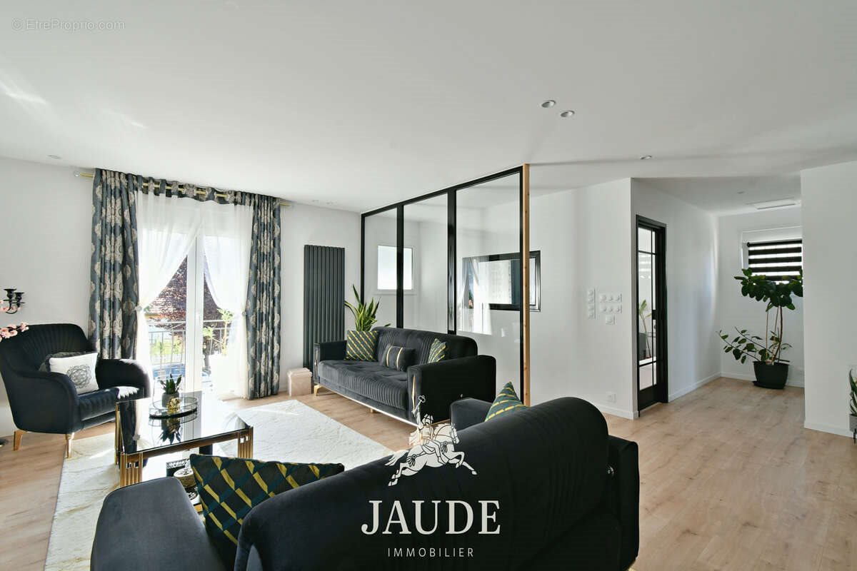 Maison à vendre, 135m², Cébazat