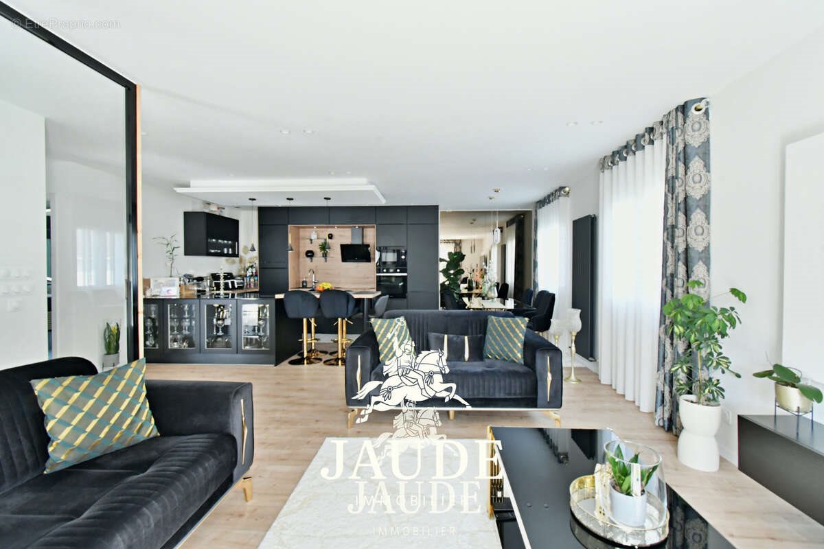 Maison à vendre, 135m², Cébazat