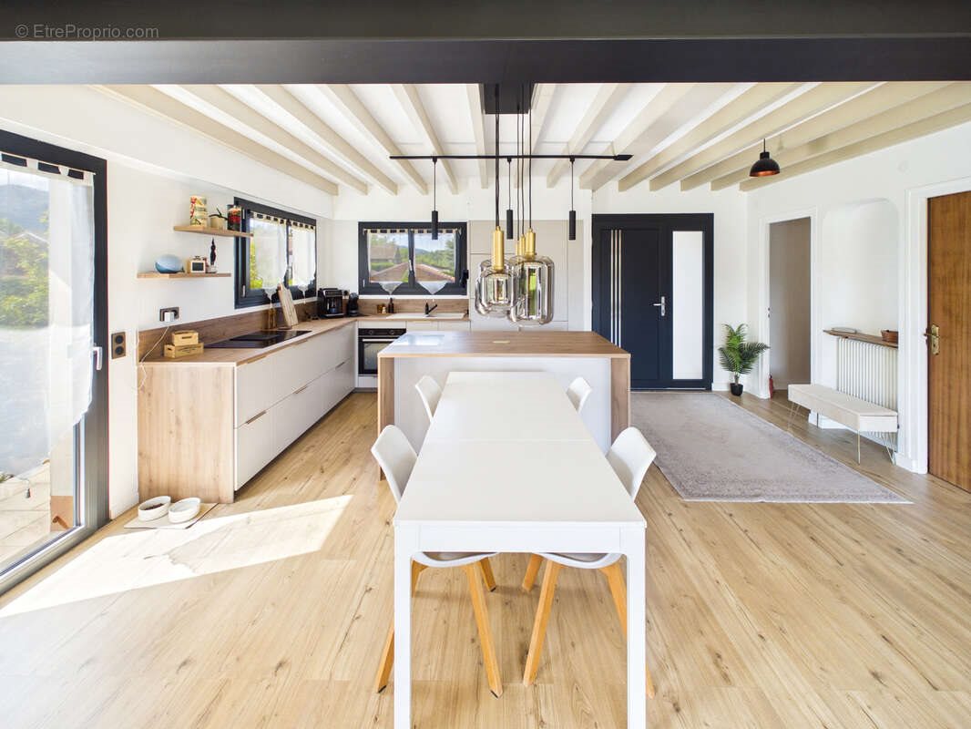 Maison à vendre, 177m², Allinges