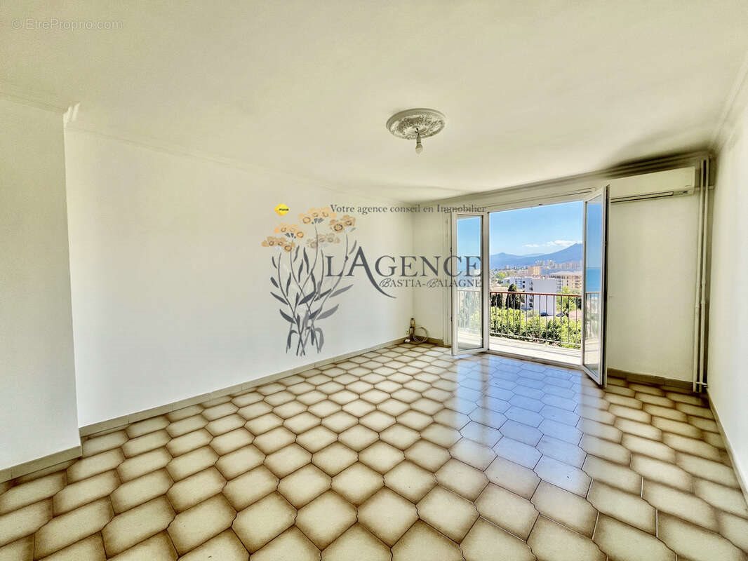 Appartement à vendre, 68m², Bastia