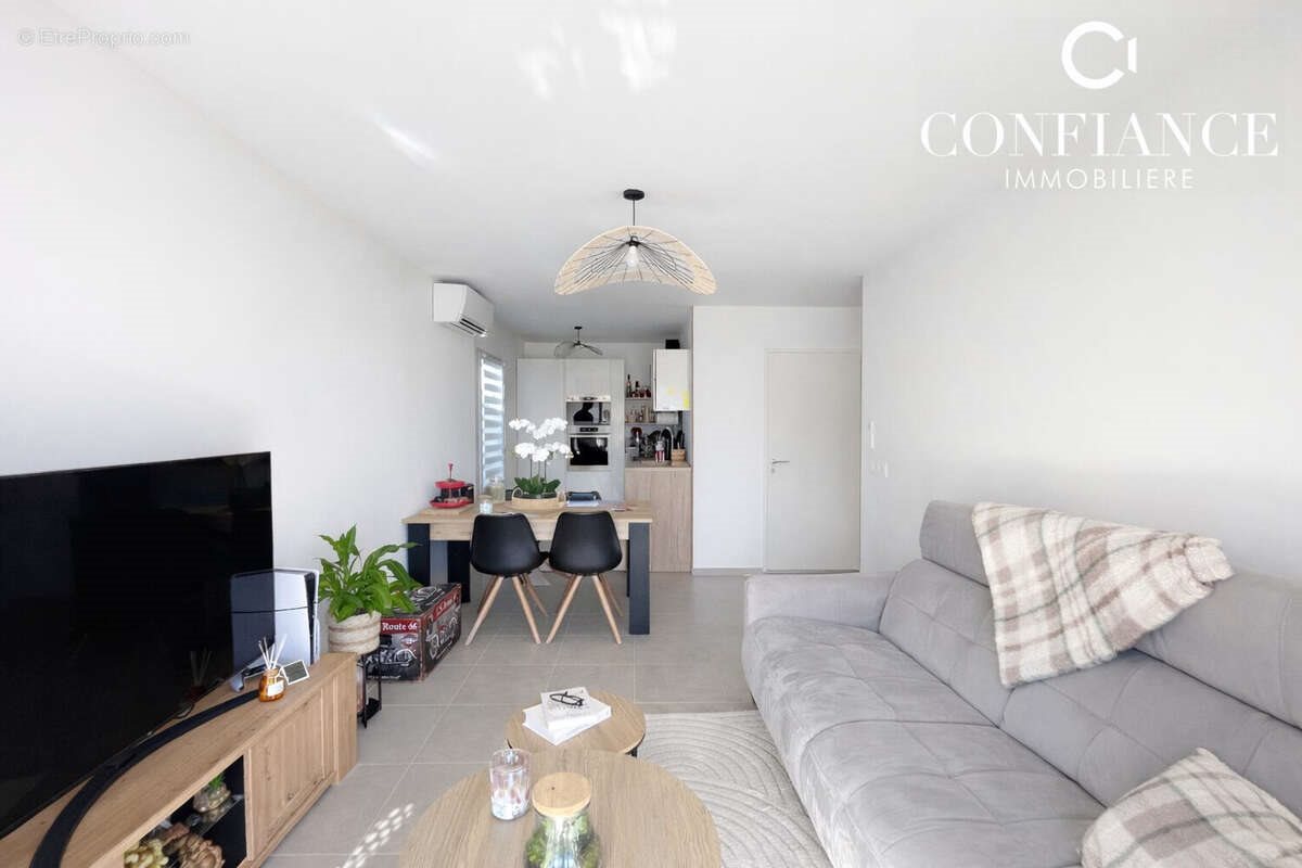 Appartement à vendre, 57m², Carros
