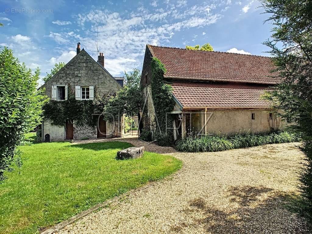 Maison à vendre, 360m², Chaumont-en-Vexin