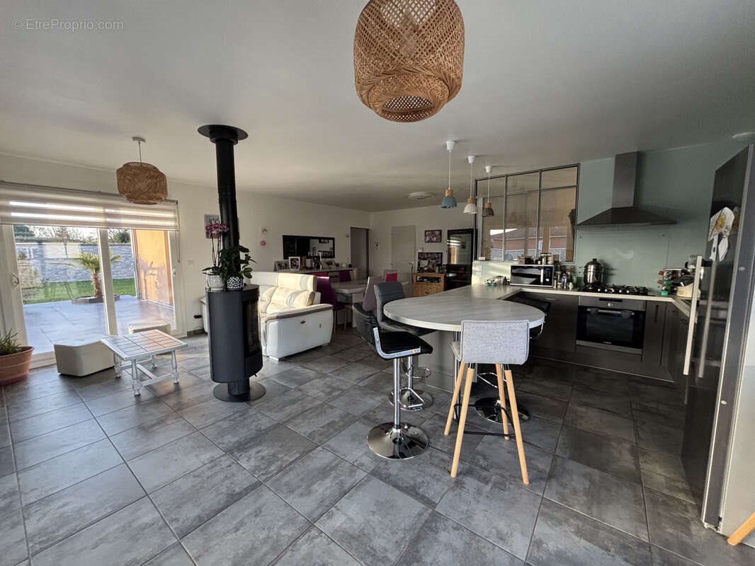 Maison à vendre, 87m², Manziat
