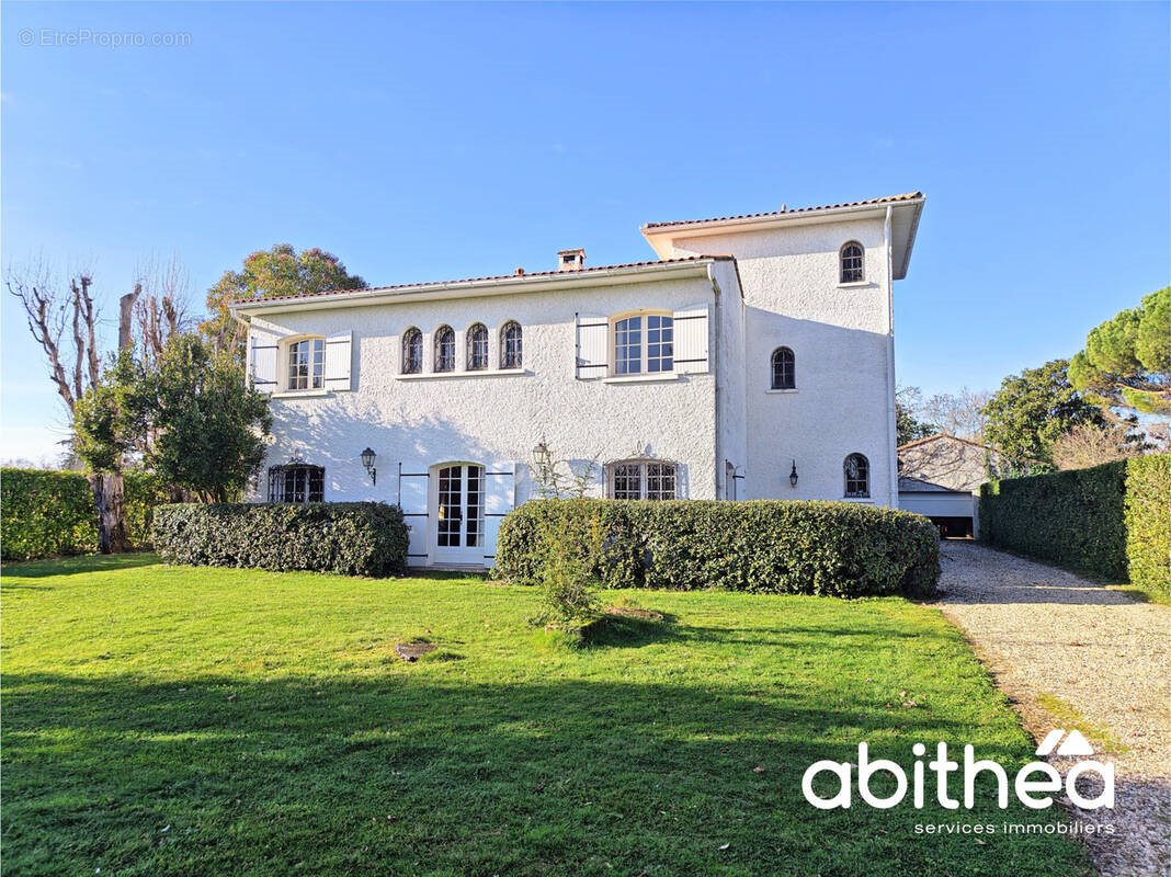 Maison à vendre, 250m², Saint-Denis-de-Pile