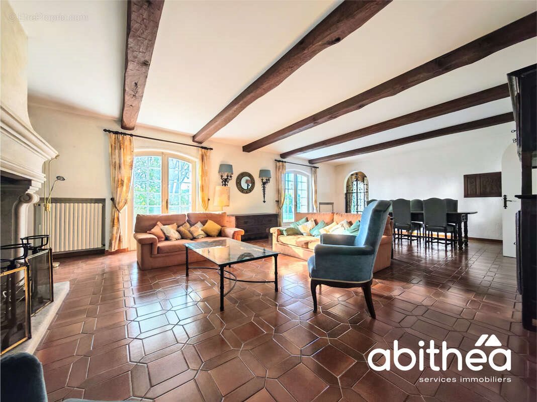 Maison à vendre, 250m², Saint-Denis-de-Pile