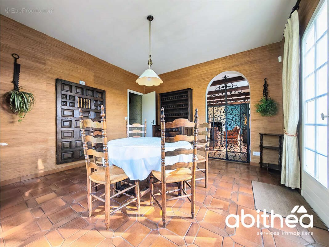 Maison à vendre, 250m², Saint-Denis-de-Pile