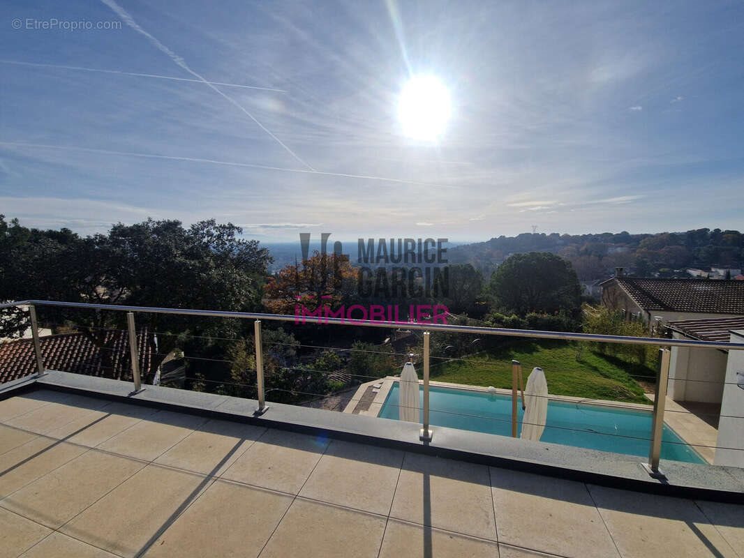 Maison à vendre, 298m², Châteauneuf-de-Gadagne