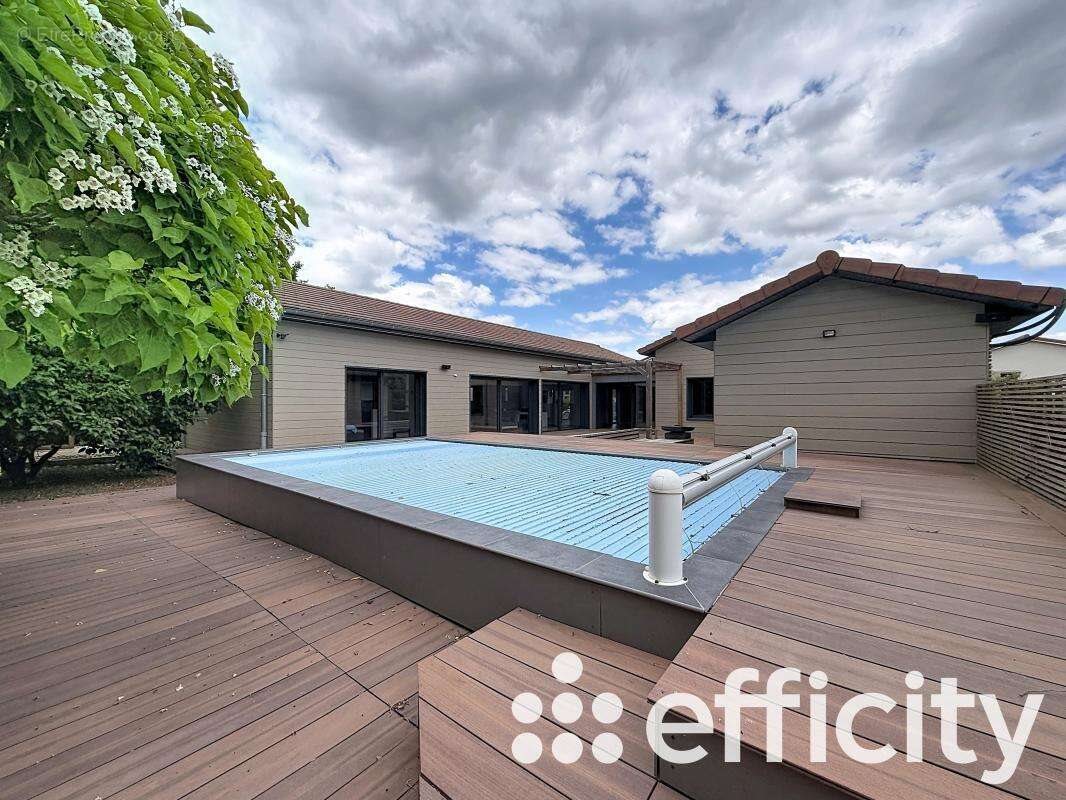 Maison à vendre, 235m², Communay