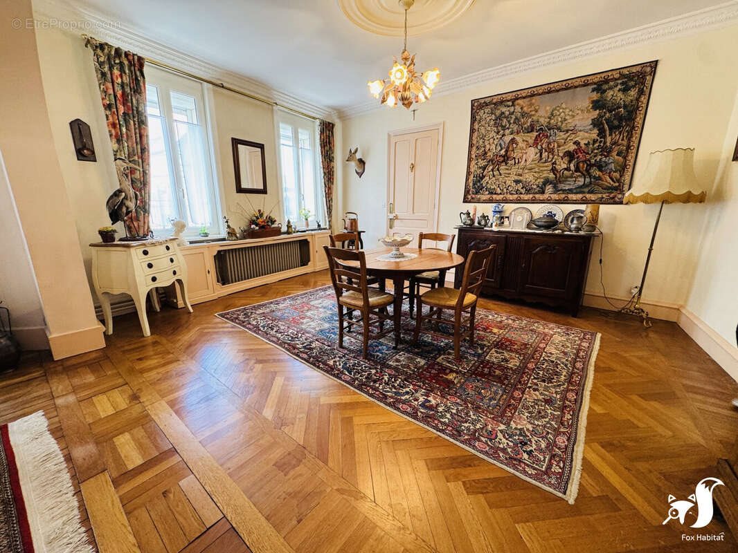 Maison à vendre, 322m², Avesnes-les-Aubert