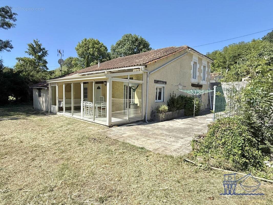 Maison à vendre, 169m², Saint-Bonnet-sur-Gironde