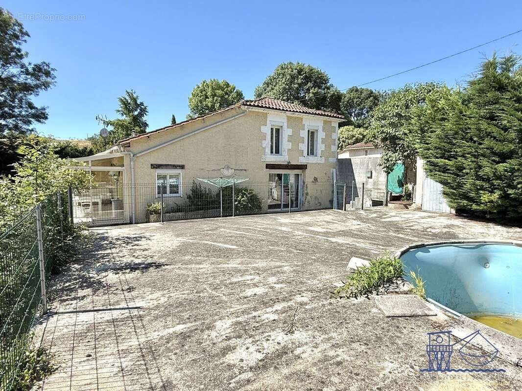 Maison à vendre, 169m², Saint-Bonnet-sur-Gironde