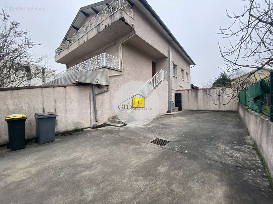 Maison à vendre, 470m², Saint-Priest