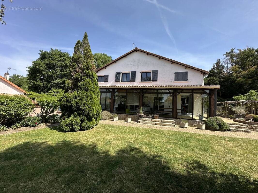 Maison à vendre, 204m², Bressuire