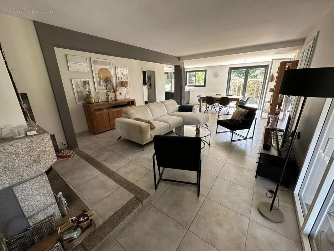 Maison à vendre, 204m², Bressuire