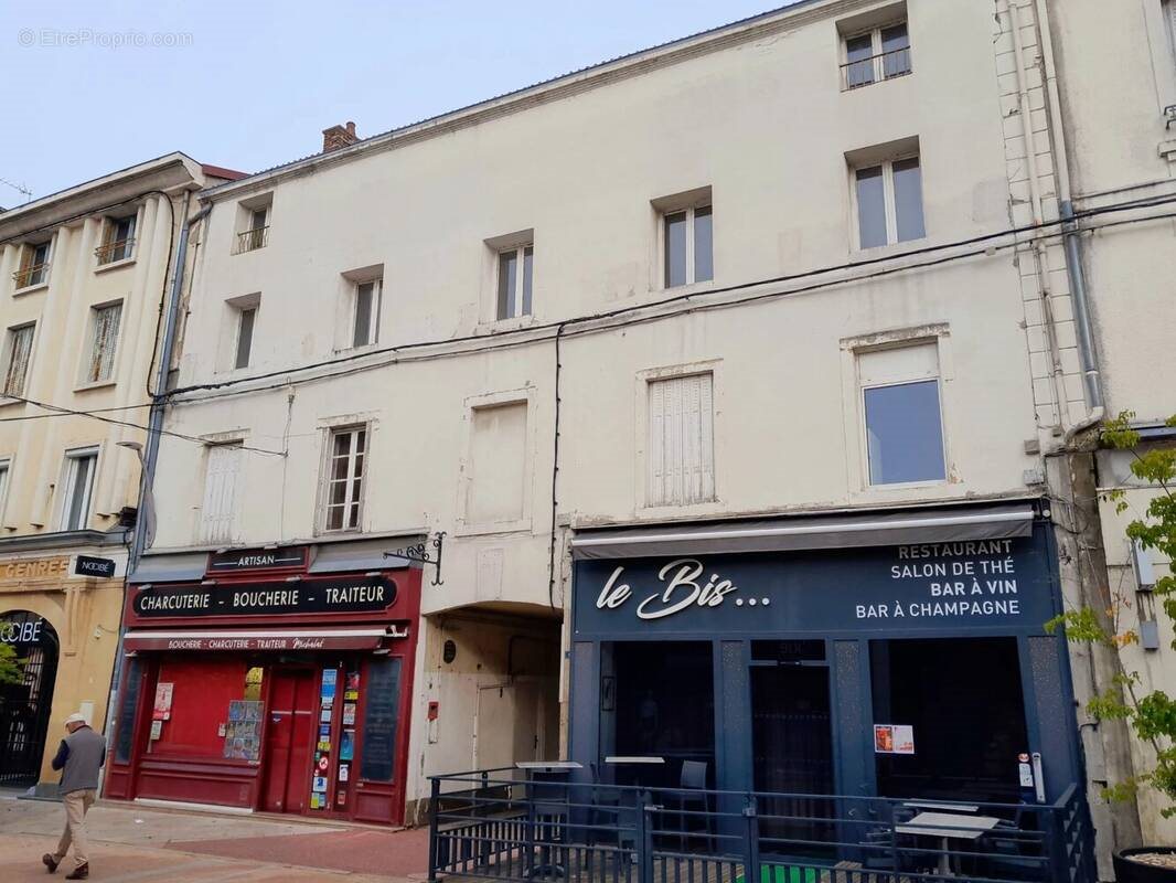 Appartement à vendre, 318m², Montceau-les-Mines