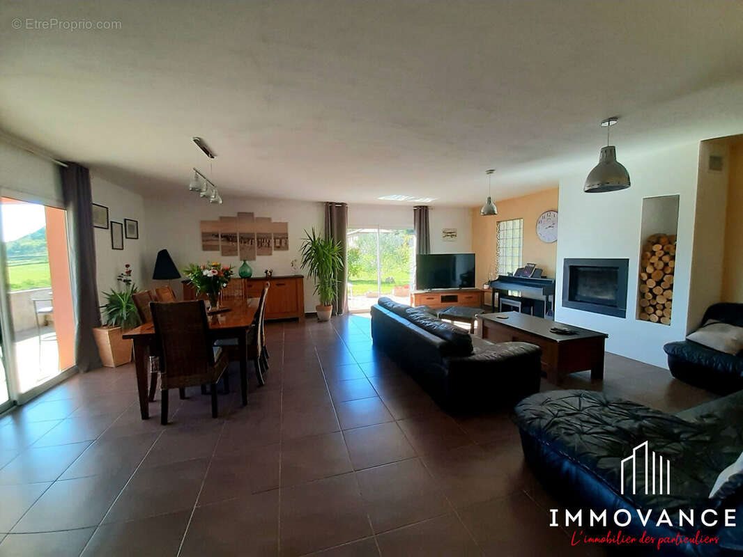 Maison à vendre, 195m², Montjaux
