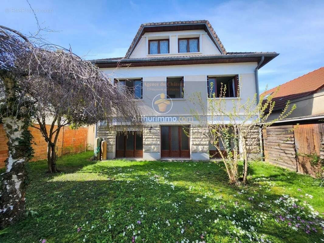 Maison à vendre, 242m², Ormesson-sur-Marne