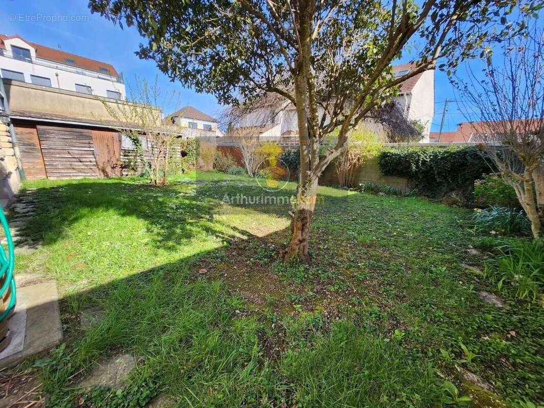 Maison à vendre, 242m², Ormesson-sur-Marne