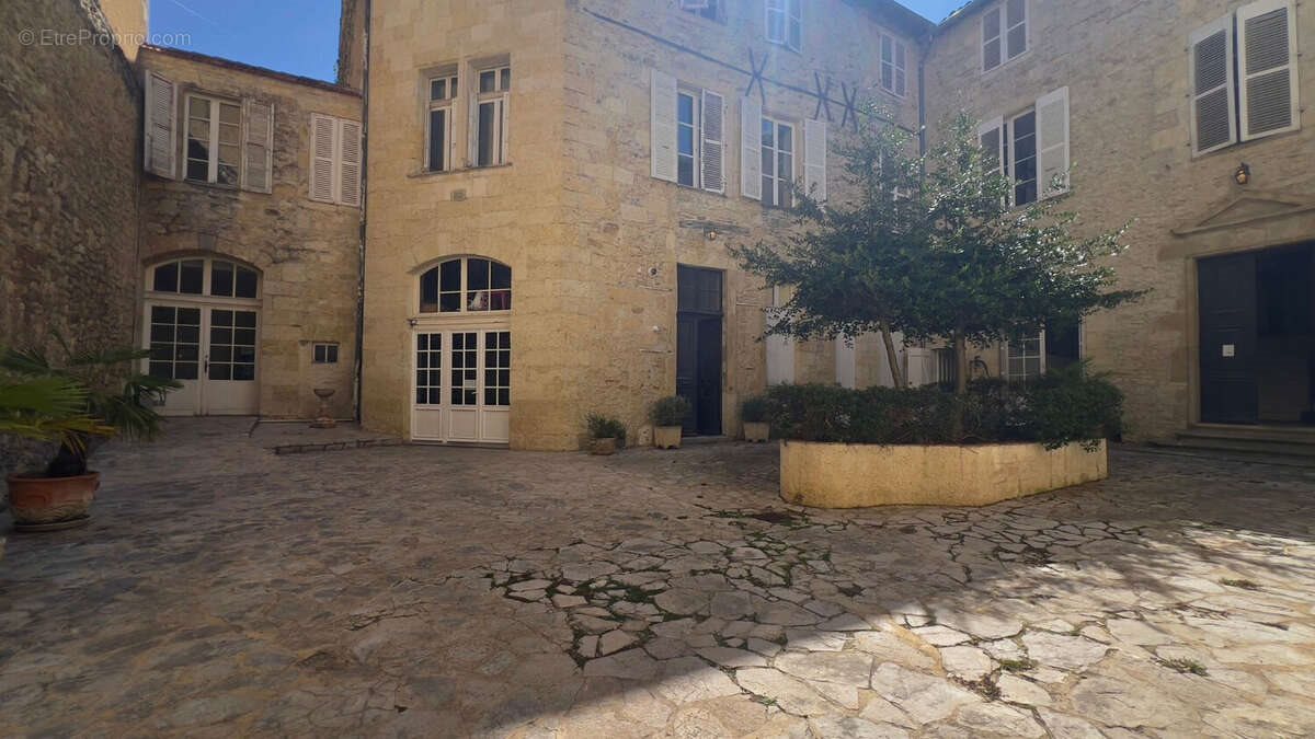 Appartement à vendre, 1100m², Auch