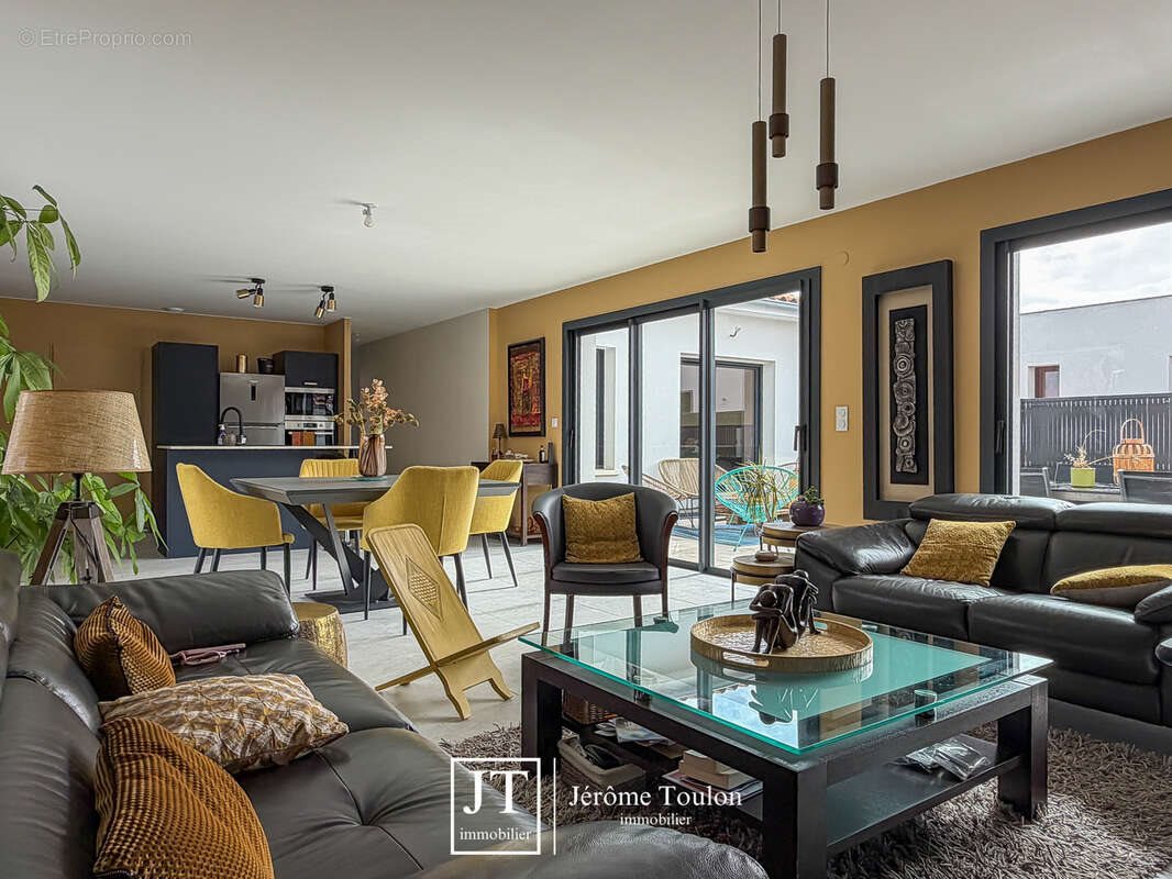 Maison à vendre, 116m², Saint-Palais-sur-Mer