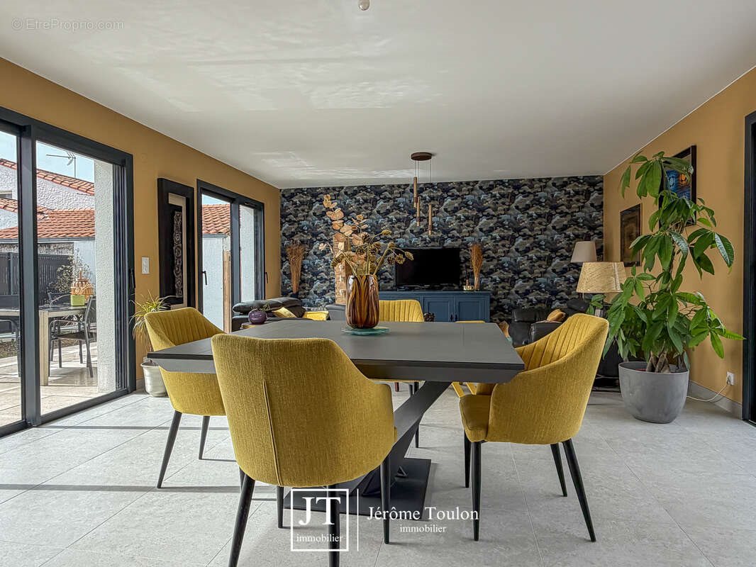 Maison à vendre, 116m², Saint-Palais-sur-Mer