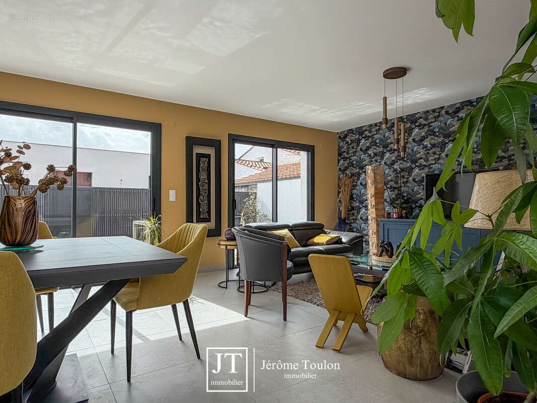Maison à vendre, 116m², Saint-Palais-sur-Mer