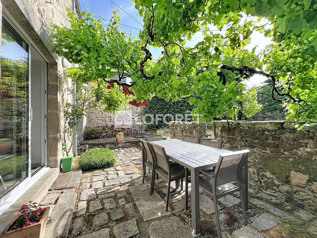 Maison à vendre, 178m², Mortagne-sur-Sèvre