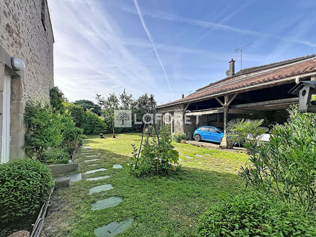 Maison à vendre, 178m², Mortagne-sur-Sèvre