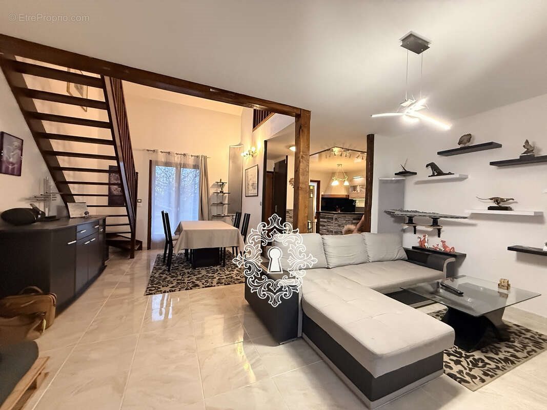 Maison à vendre, 162m², Donnemarie-Dontilly