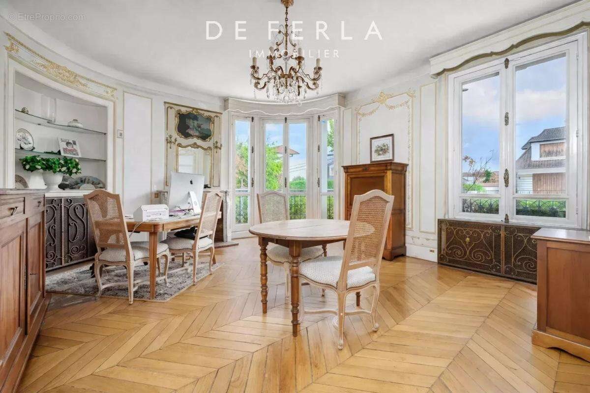 Appartement à vendre, 402m², Saint-Maur-des-Fossés