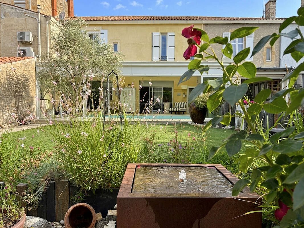 Maison à vendre, 243m², Niort