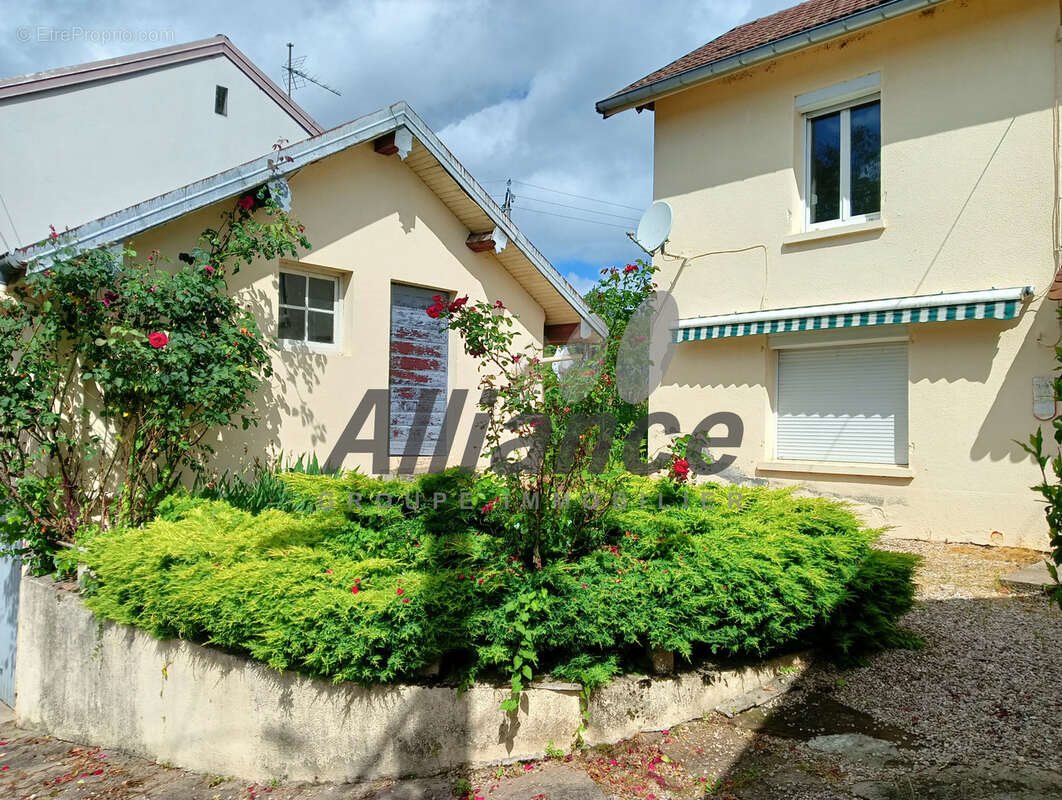 Maison à vendre, 80m², Luxeuil-les-Bains