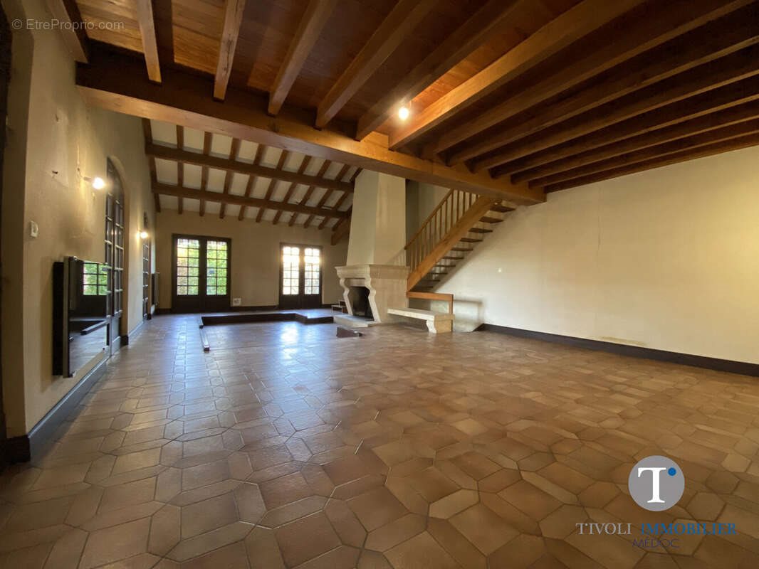 Maison à vendre, 215m², Lesparre-Médoc