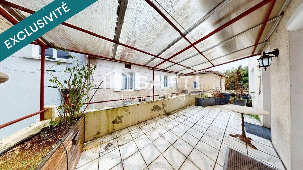 Maison à vendre, 90m², Gond-Pontouvre