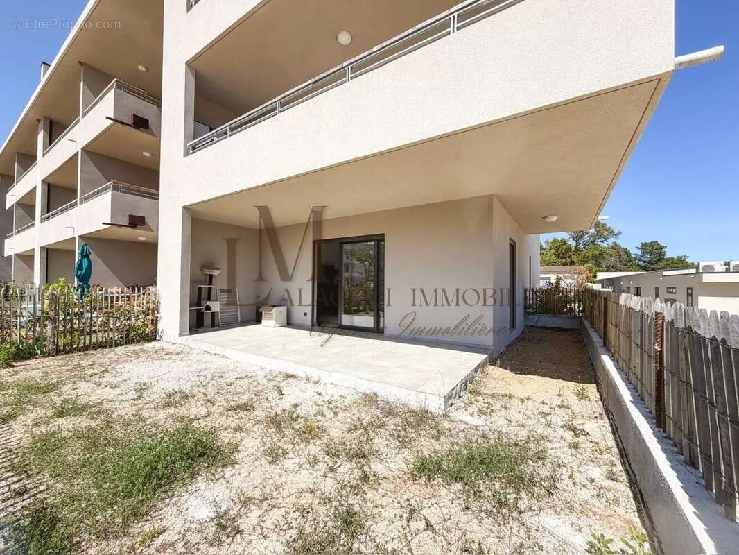 Appartement à vendre, 72m², Sainte-Lucie de Porto-Vecchio