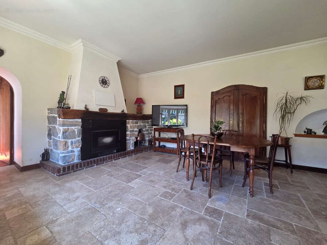 Maison à vendre, 150m², Ponthévrard