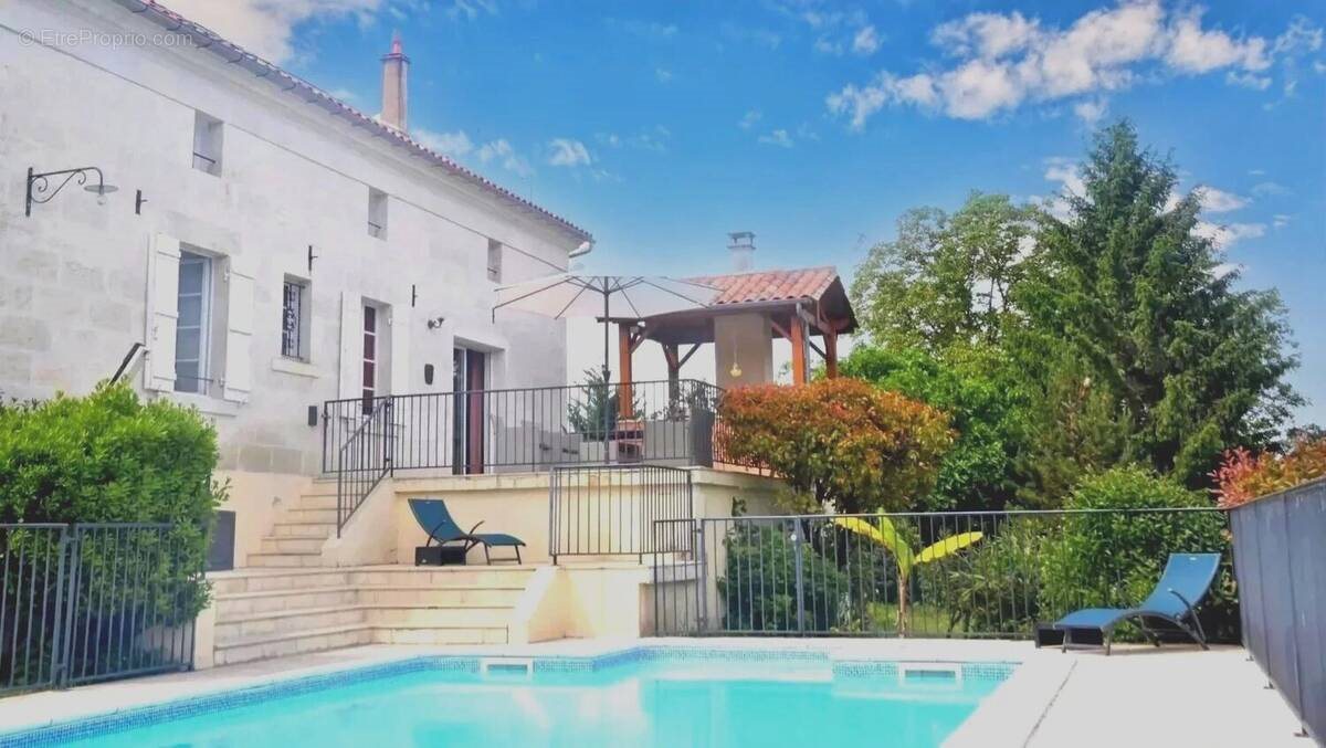 Maison à vendre, 190m², Aubeterre-sur-Dronne