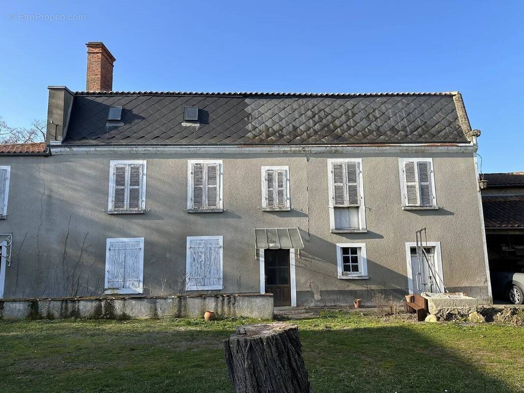 Maison à vendre, 185m², Sainte-Verge