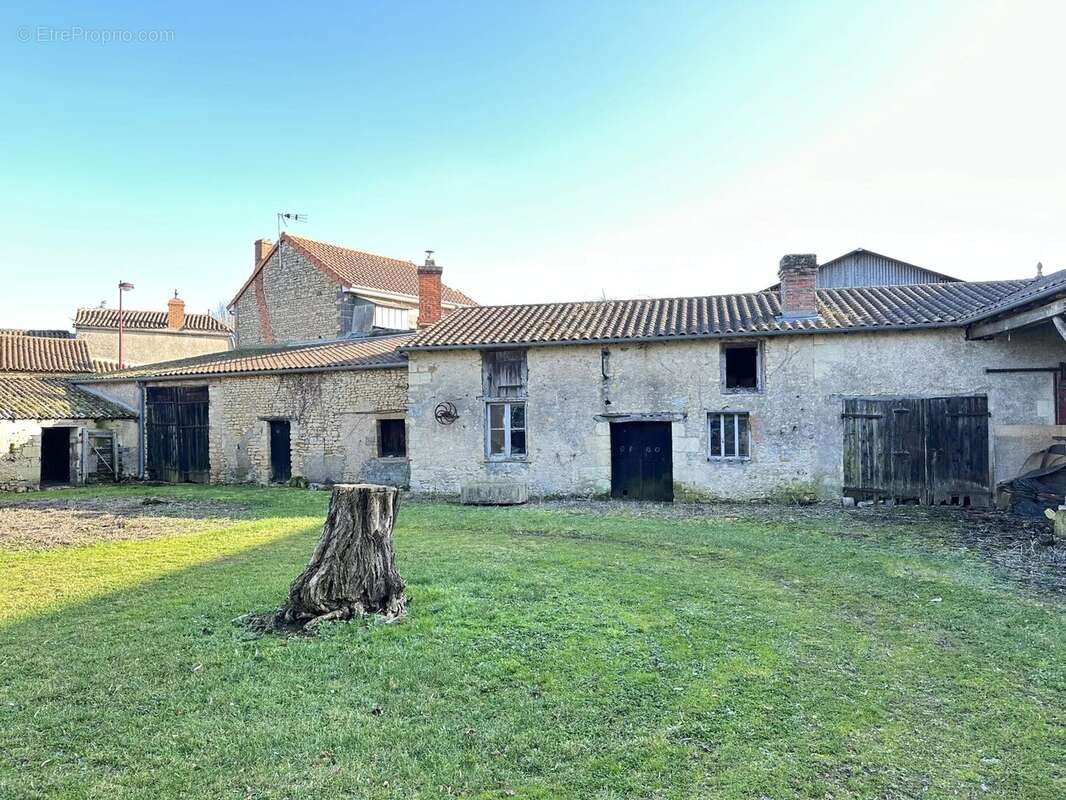 Maison à vendre, 185m², Sainte-Verge
