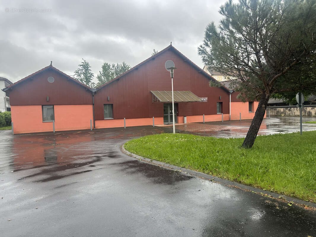 Appartement à vendre, 440m², Sainte-Livrade-sur-Lot