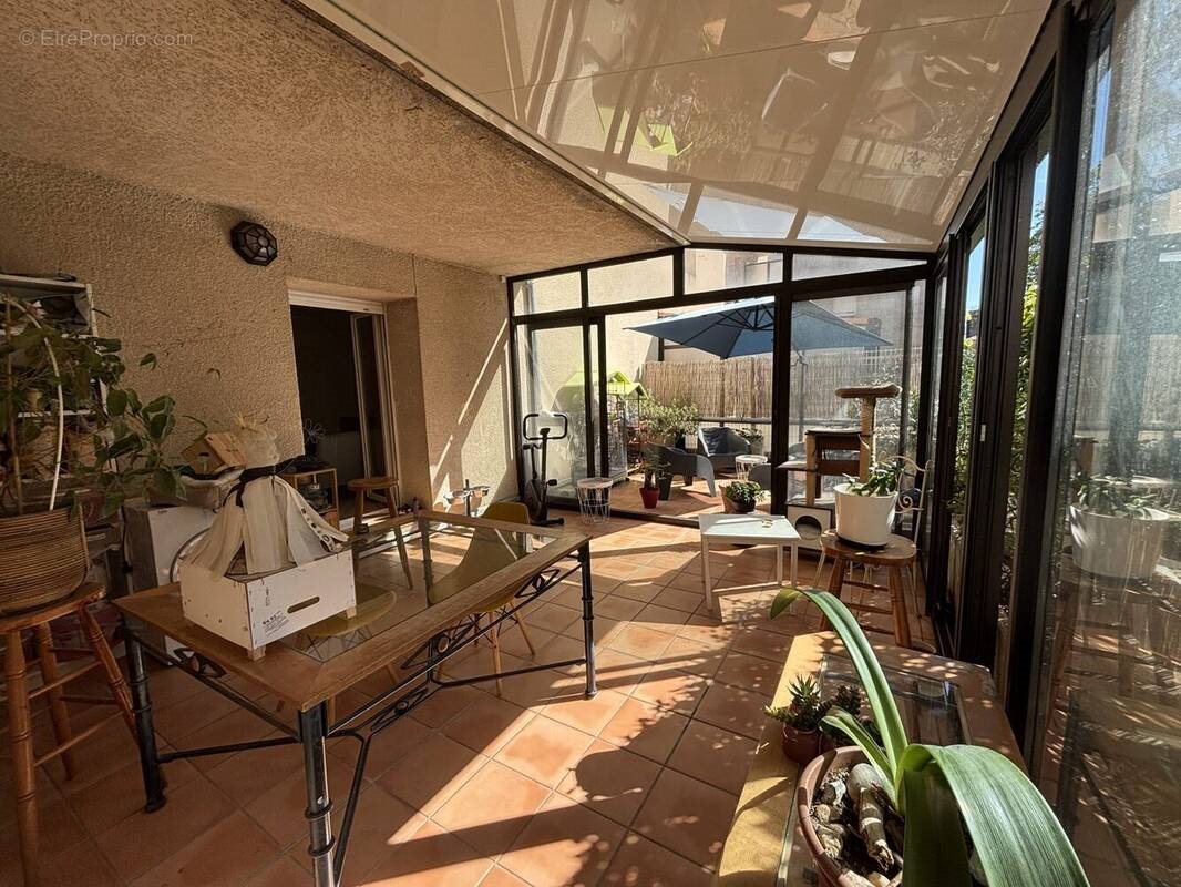 Appartement à vendre, 68m², Aubenas