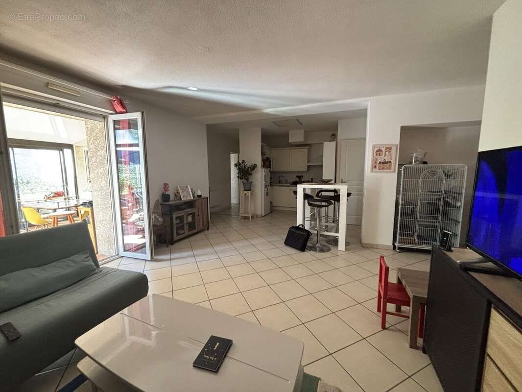 Appartement à vendre, 68m², Aubenas