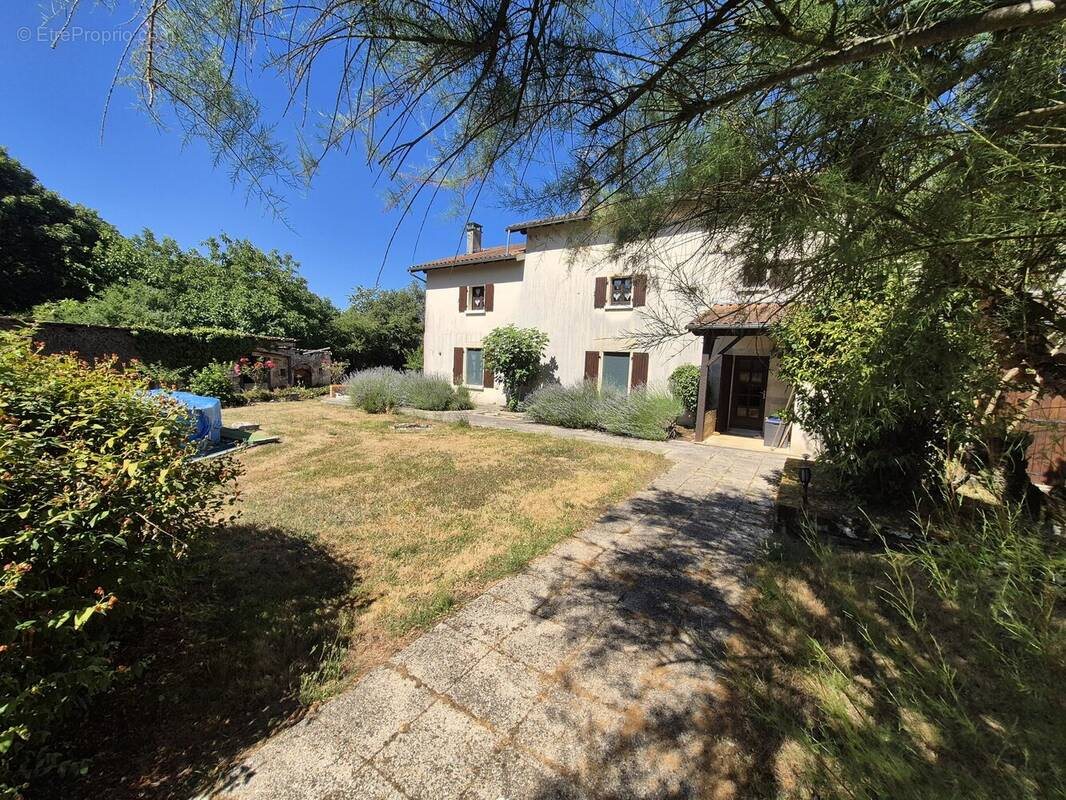 Maison à vendre, 220m², La Chapelle-Pouilloux