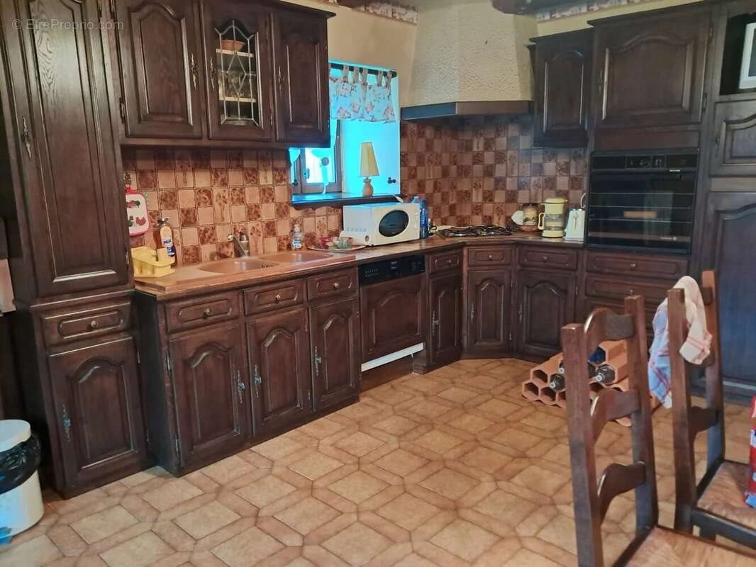 Maison à vendre, 220m², La Chapelle-Pouilloux
